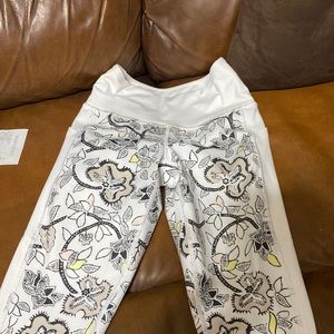 Athleta leggings, size XS, white floral print, new condition